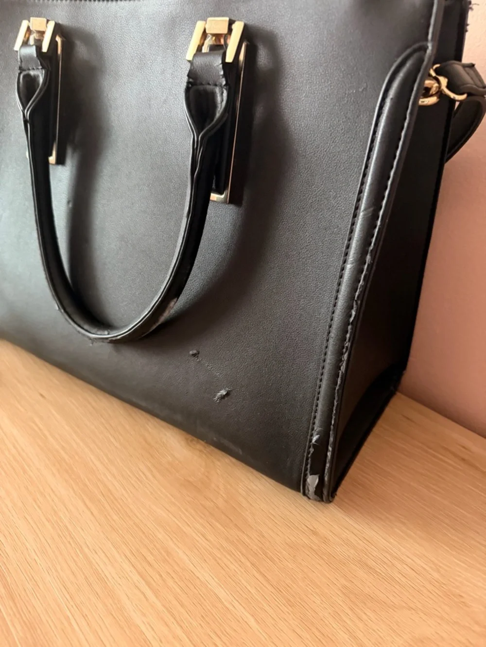 Classic Black ALDO Handbag - Picture 6 of 9